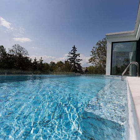 Villa Bauhaus Wellness Apartman Шіофок Екстер'єр фото