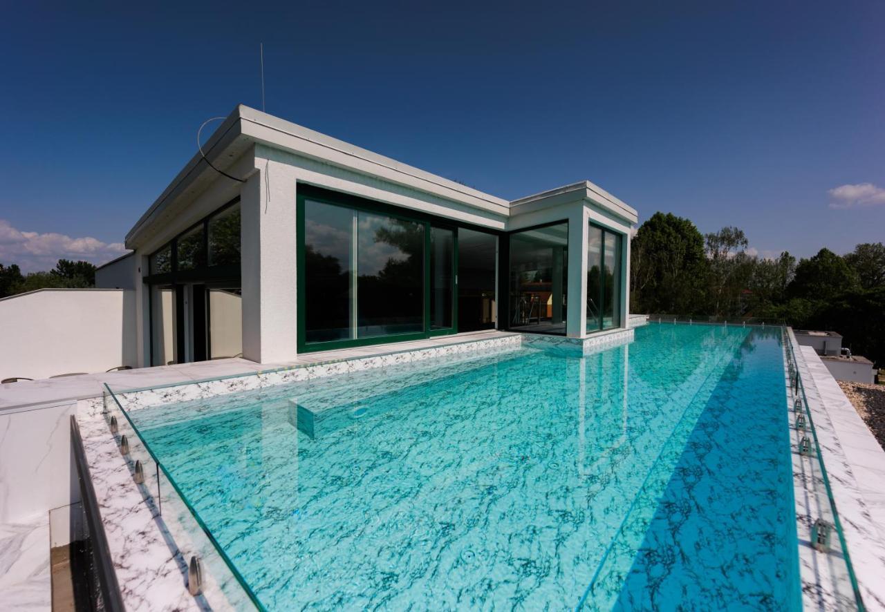 Villa Bauhaus Wellness Apartman Шіофок Екстер'єр фото