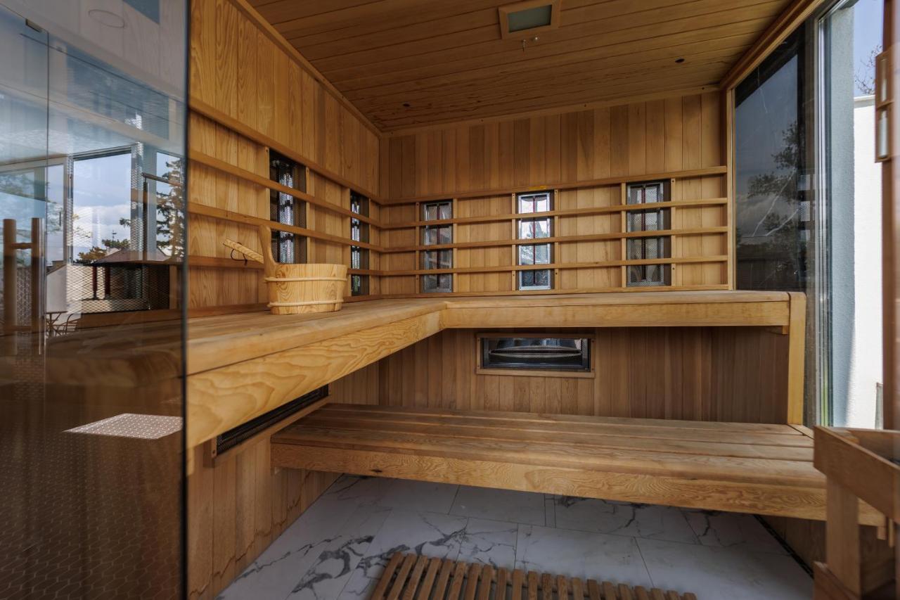 Villa Bauhaus Wellness Apartman Шіофок Екстер'єр фото