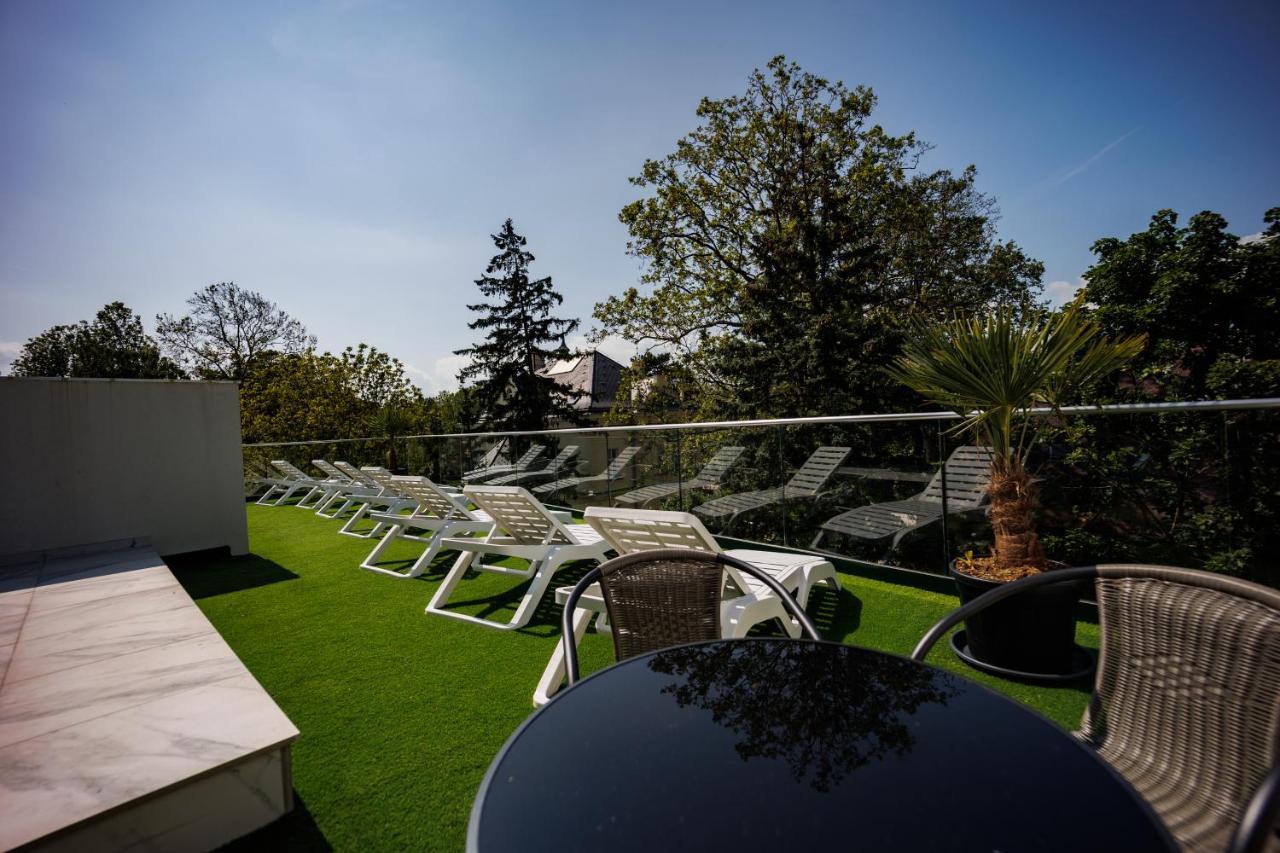 Villa Bauhaus Wellness Apartman Шіофок Екстер'єр фото